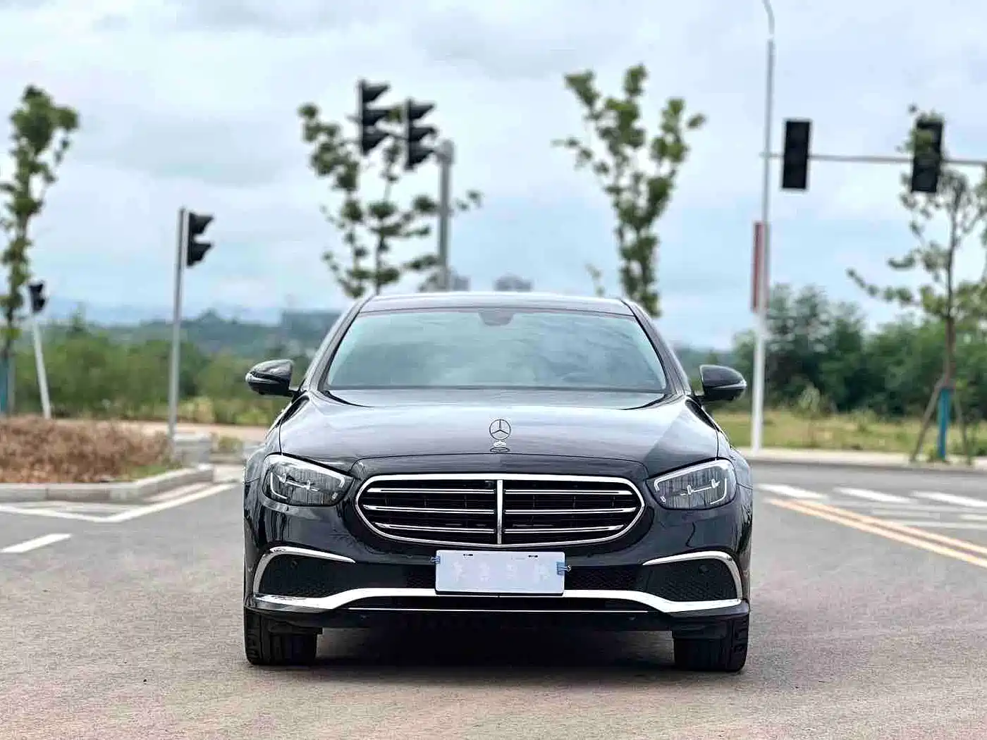 Mercedes-Benz E-Class 2022 E 300 L Luxury фото 2