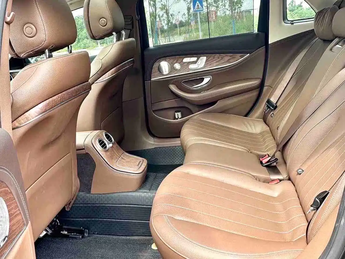 Mercedes-Benz E-Class 2022 E 300 L Luxury фото 8