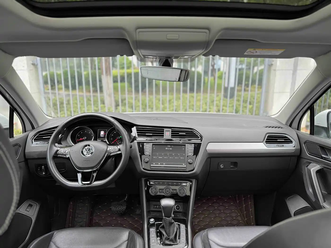 Volkswagen Tiguan L 2017 380TSI Automatic 4WD Luxury Edition фото 8