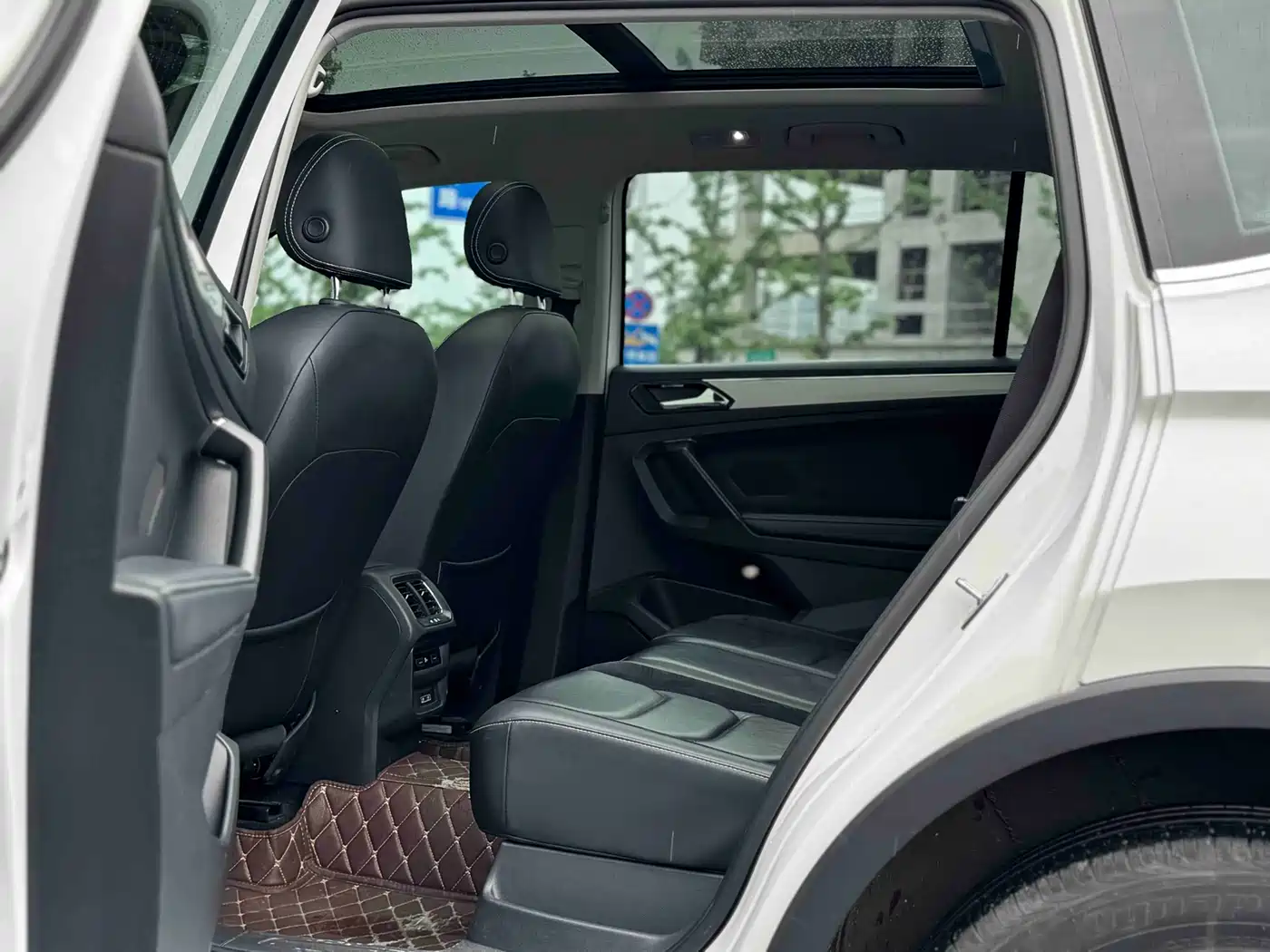 Volkswagen Tiguan L 2017 380TSI Automatic 4WD Luxury Edition фото 13