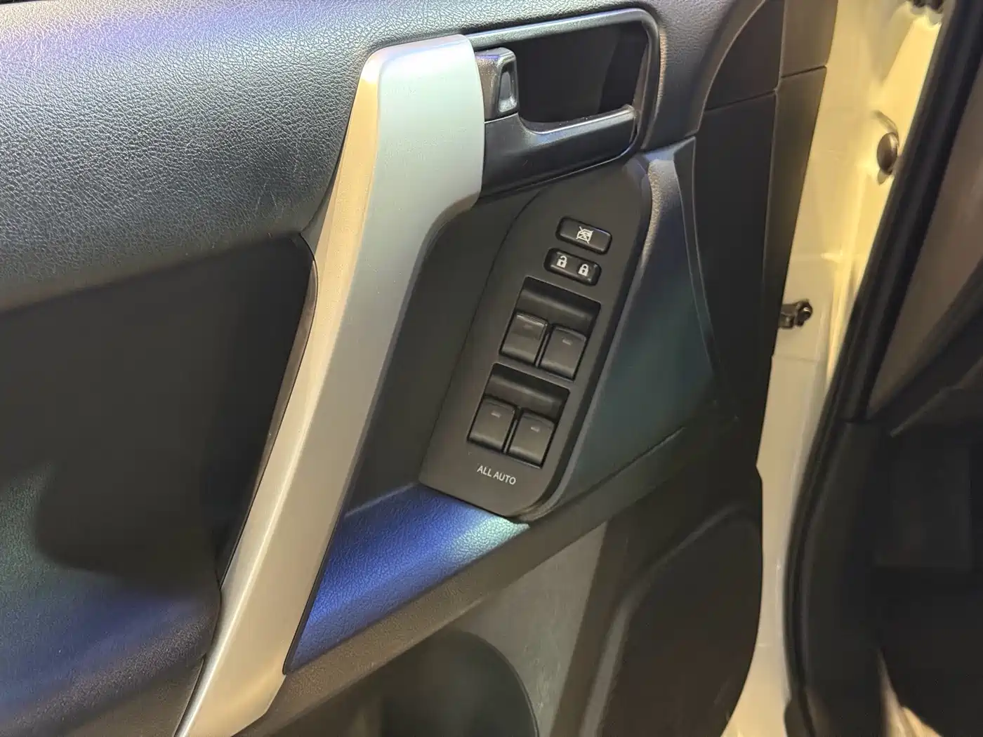 Toyota Prado 2016 2.7L Auto Standard Edition фото 11