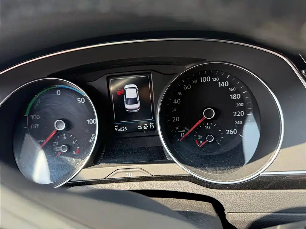 VOLKSWAGEN MAGOTAN GTE PLUG IN HYBRID