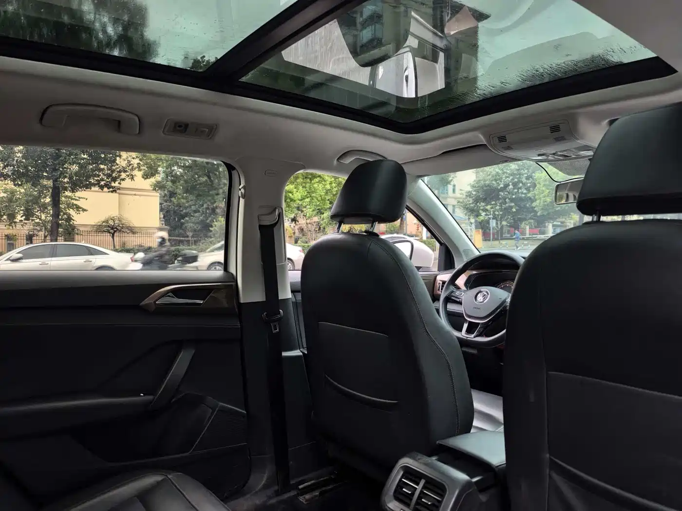 Volkswagen Tharu 2020 280TSI 2WD Comfort Edition China VI фото 8