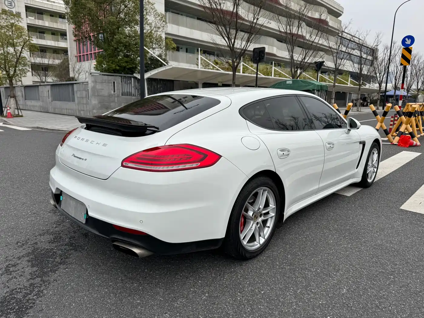 Porsche Panamera 2014 Panamera 4 3.0T фото 3