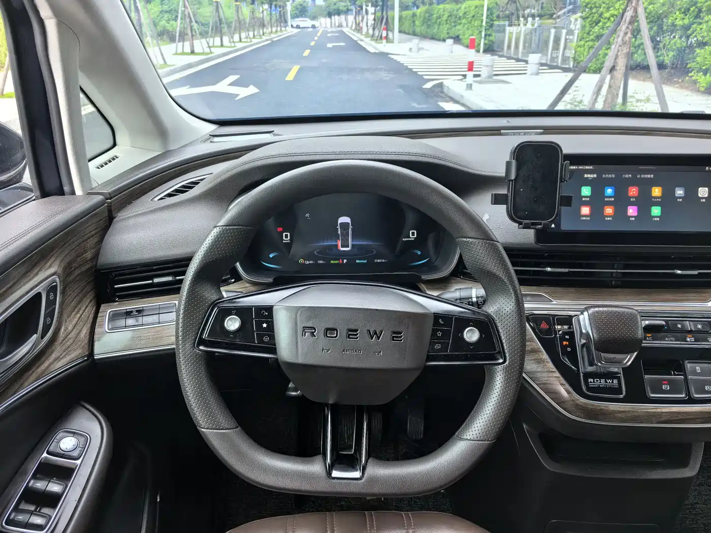 Roewe iMAX8 EV 2022 2022 Silver Edition