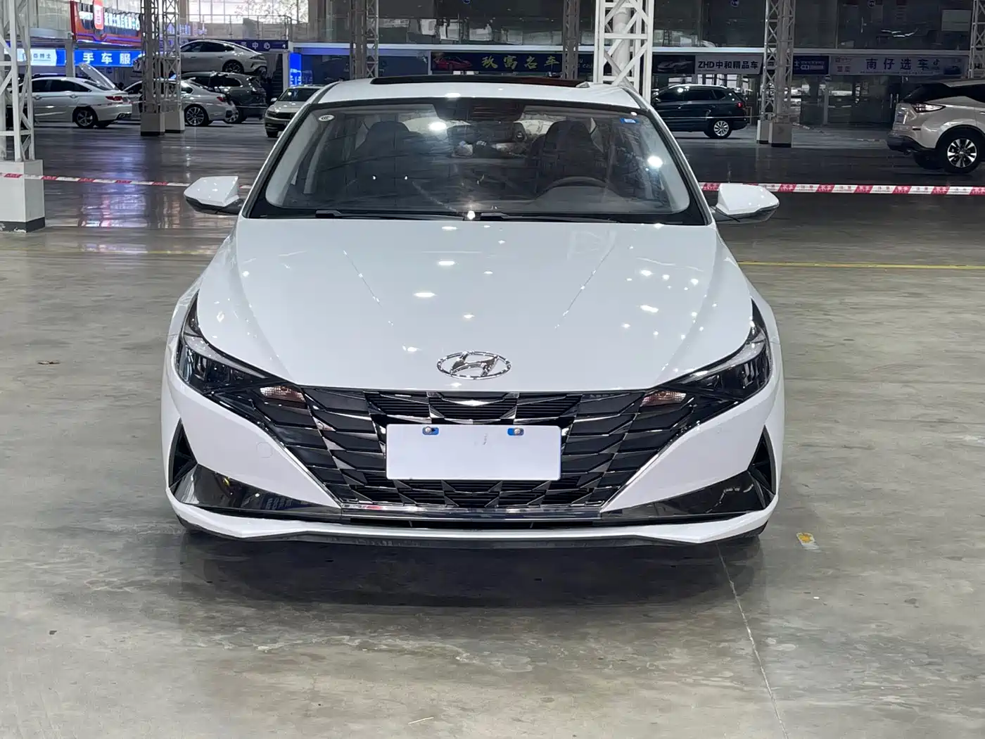 Hyundai Elantra 2023 1.5L CVT GLX Elite Edition фото 2