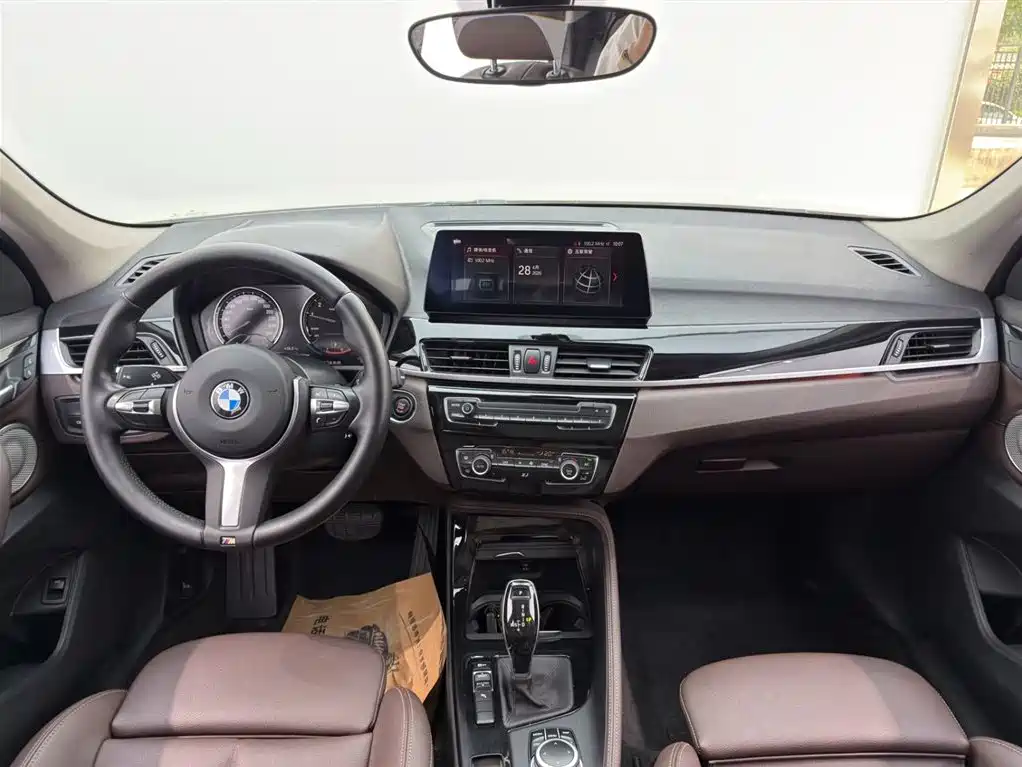 BMW X1 2022 sDrive20Li Premium фото 16
