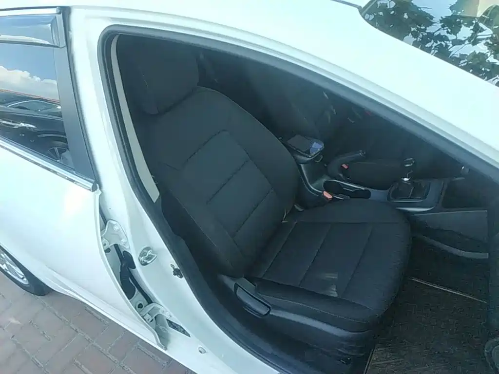 Kia K3S 2014 2014 1.6L Manual GL