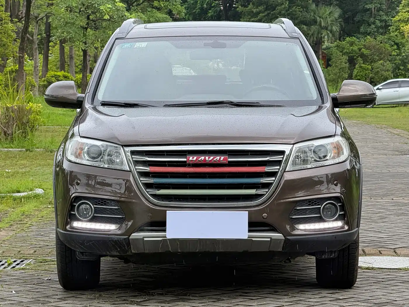 Photo 2 - Haval H6