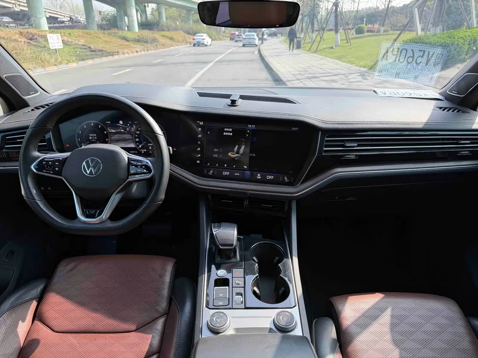 Фото 8 - Volkswagen Touareg