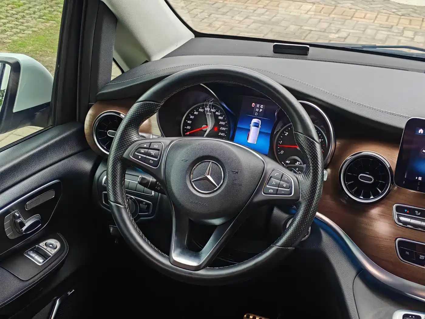 Mercedes-Benz V-Class 2022 V 260 Prestige Edition фото 11