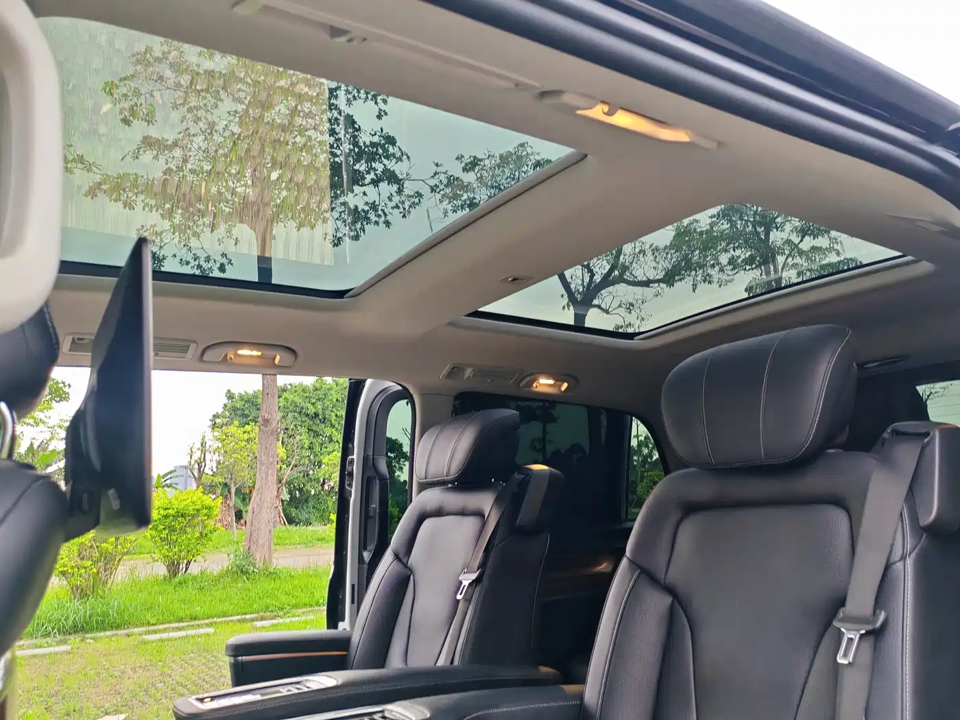 Mercedes-Benz V-Class 2022 V 260 Prestige Edition фото 15