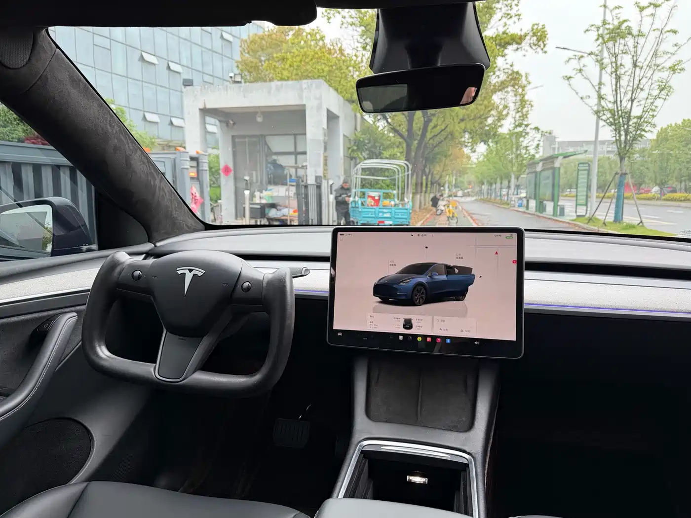 TESLA MODEL Y