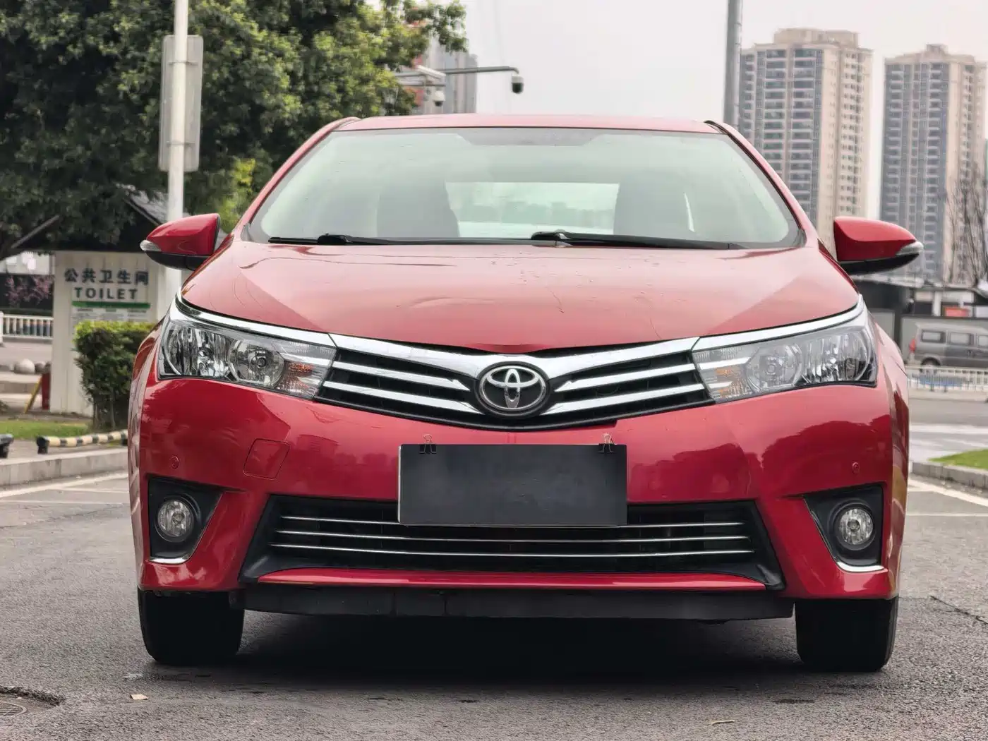 Toyota Corolla 2014 1.6L CVT GL-i фото 2