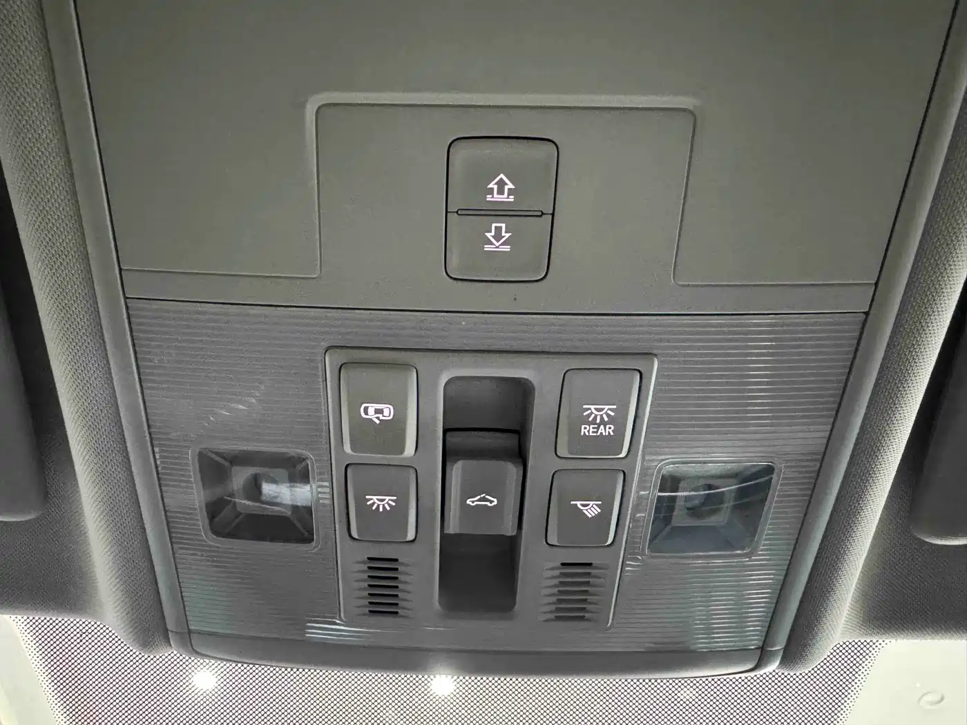 Volkswagen Sagitar 2023 Model Year 280TSI DSG Surpass Edition фото 14
