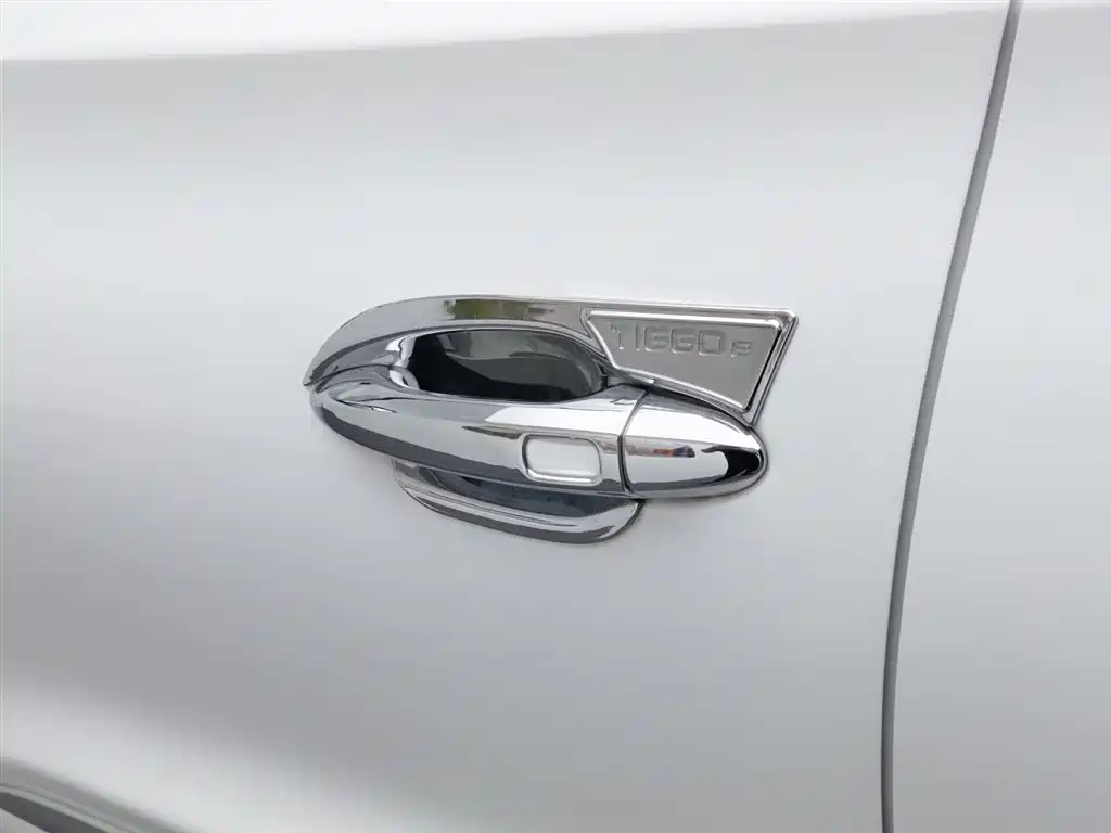 CHERY TIGGO 8