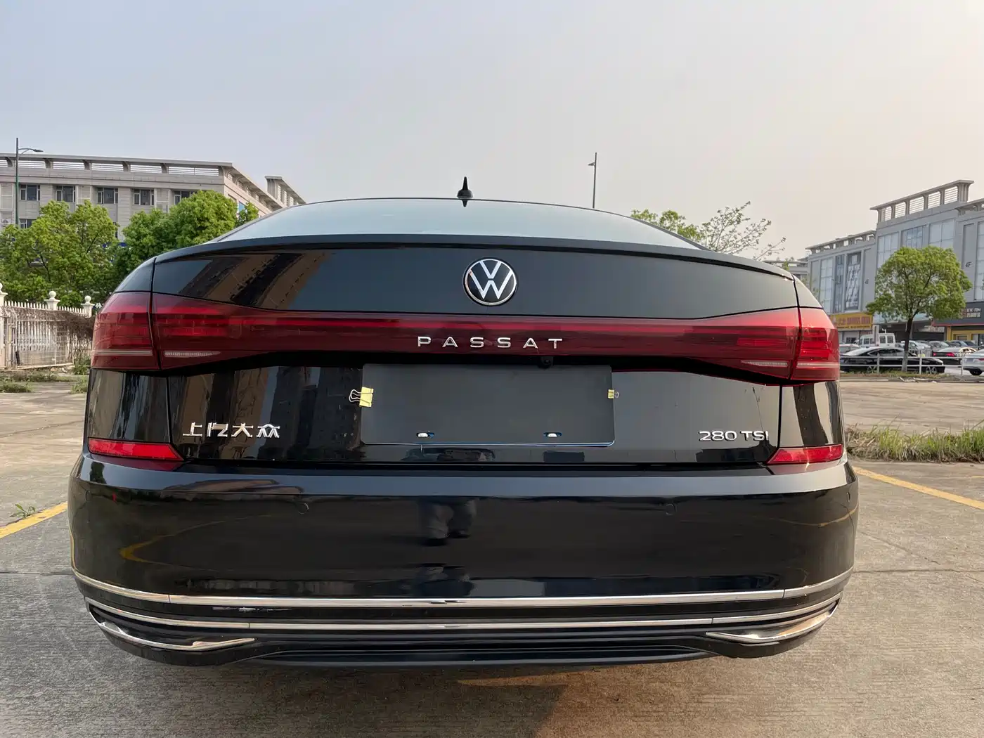 Volkswagen Passat 2023 280TSI Elite Edition фото 3