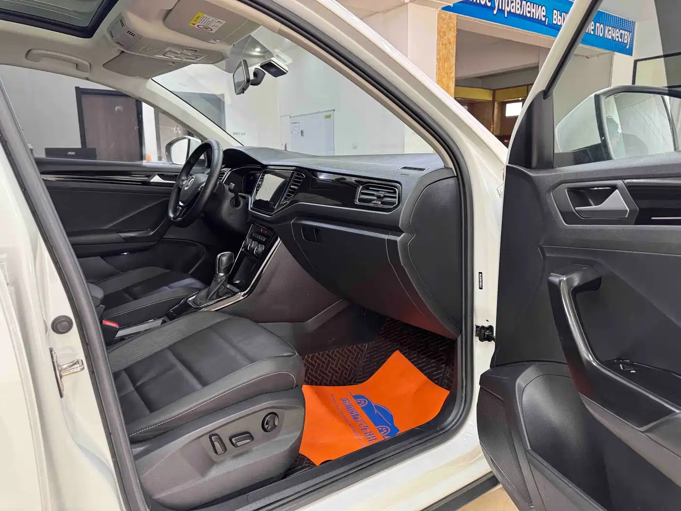 Volkswagen T-ROC 2022 280TSI DSG 2WD Comfort PLUS фото 10