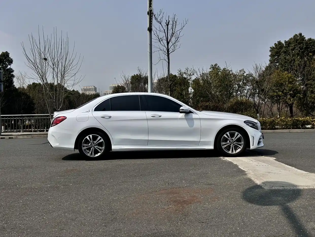 MERCEDES-BENZ CLASS C