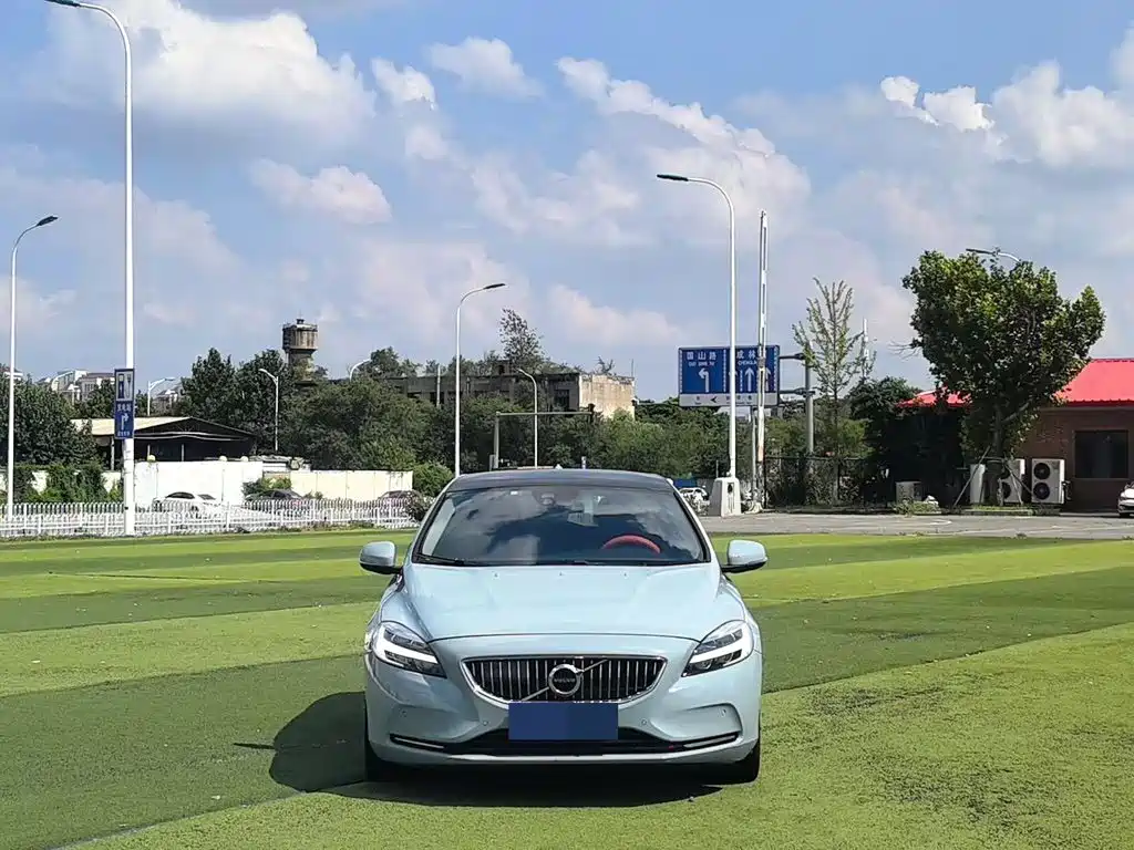 Volvo V40 2017 2017 T3 Momentum