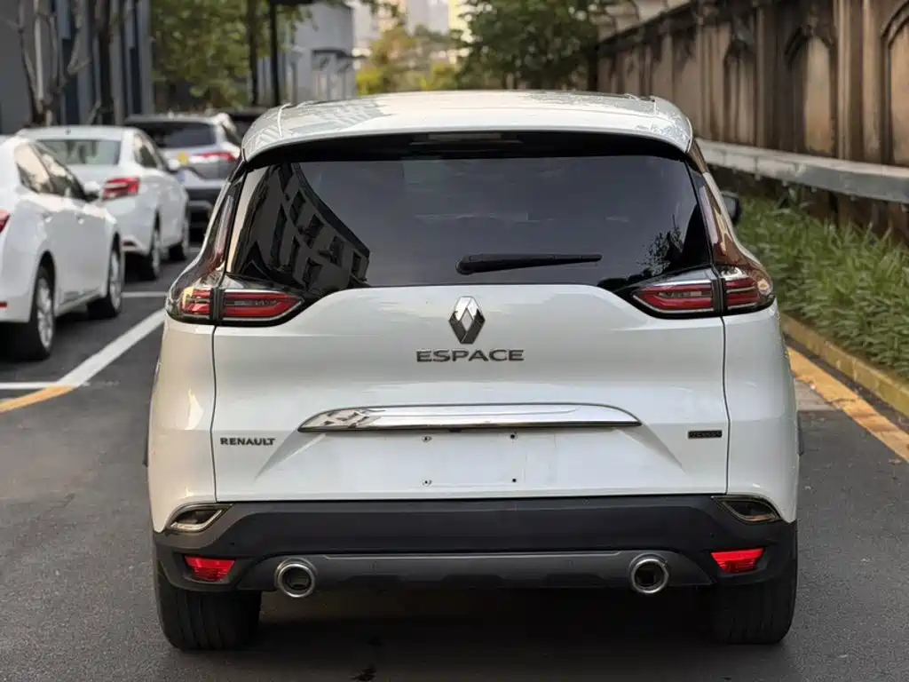 Renault Espace Classic 2019 2018 TCe 300 Adventure