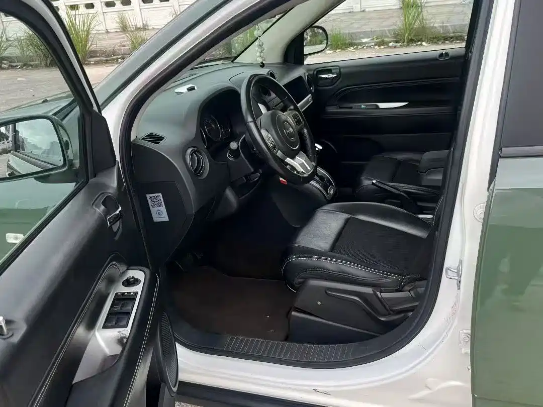 Jeep Compass (Import) 2014 2014 Facelift 2.4L 4WD Comfort Edition