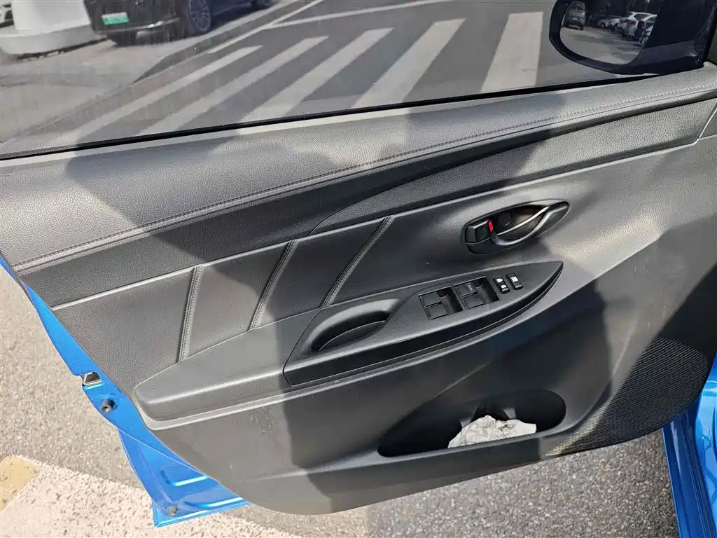 Toyota YARiS L Zhi Xuan 2019 1.5E CVT MeiDong Edition China VI фото 16