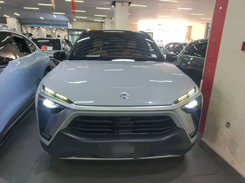 Фото 3 - NIO ES8