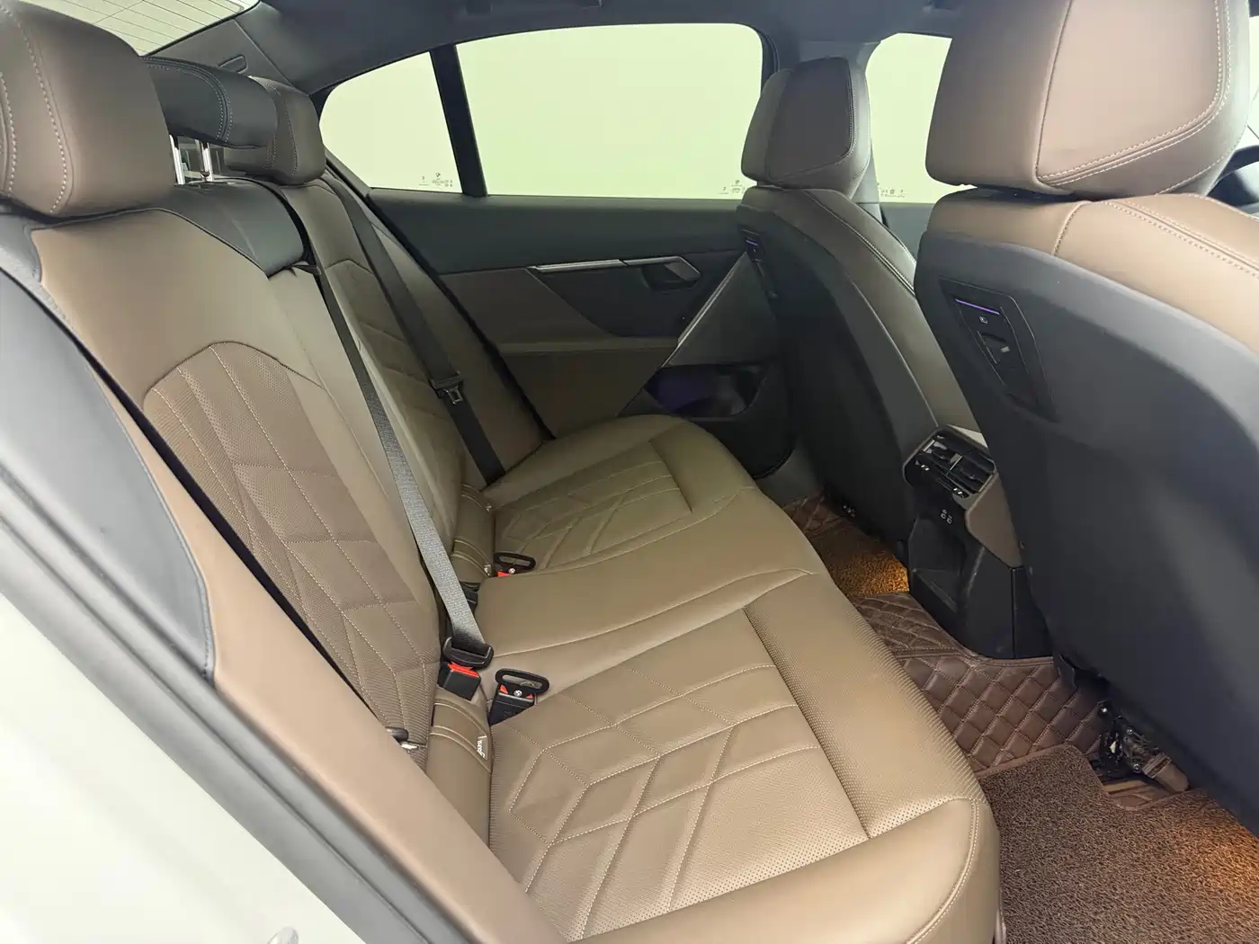 BMW 5 Series (Import) 2024 Model 525i M Sport Package фото 13