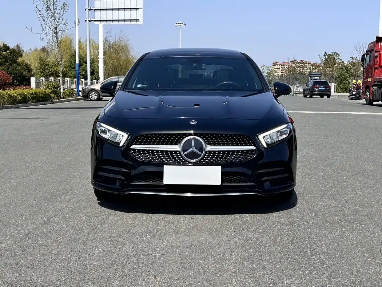 Mercedes-Benz A-Class 2021 A 200 L Sport Sedan Dynamic Type фото 2