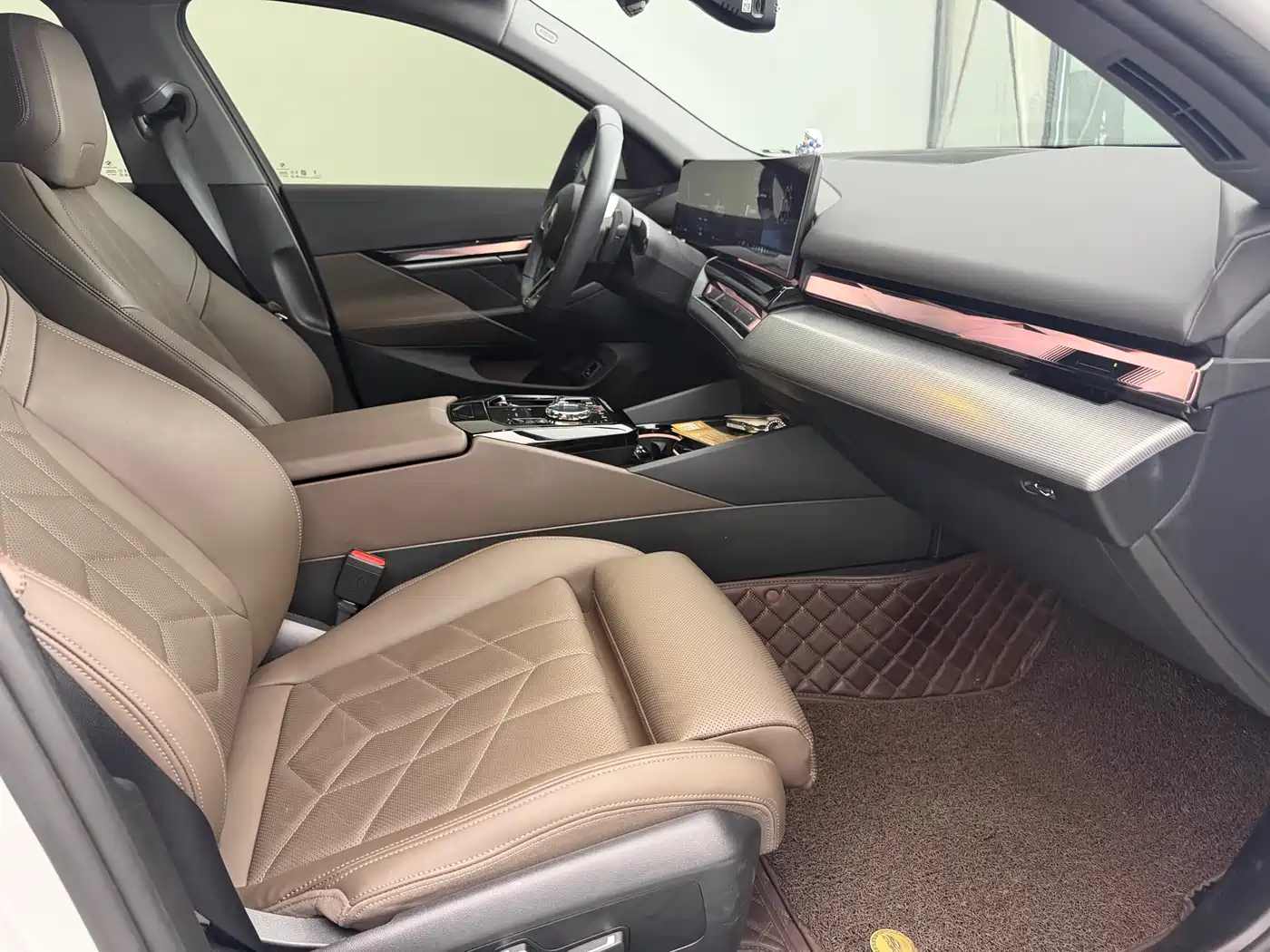 BMW 5 Series (Import) 2024 Model 525i M Sport Package фото 14
