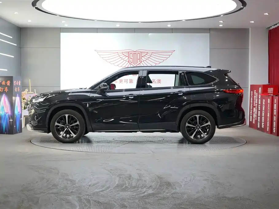 Toyota Crown Kluger 2022 2.5L HEV 4WD Premium Edition фото 2