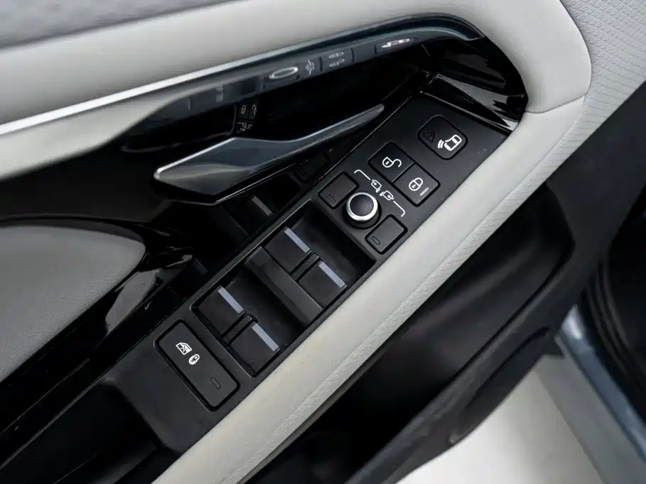 Фото 23 - Land Rover Range Rover Evoque
