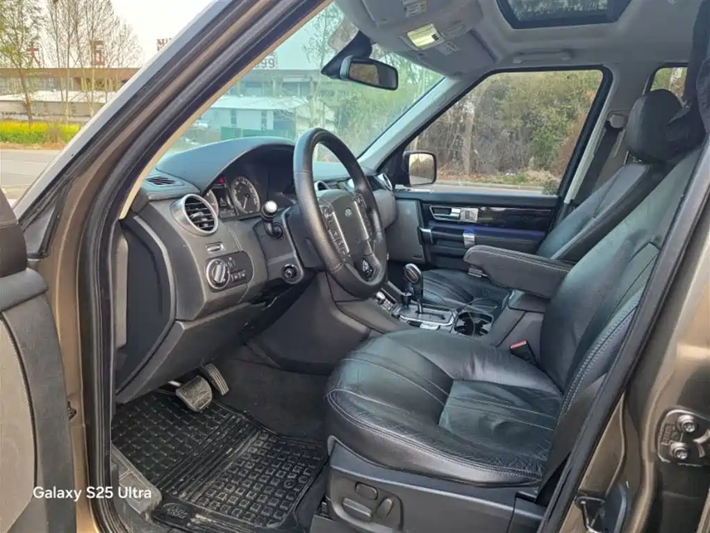 Land Rover Discovery 2012 5.0 V8 HSE фото 4