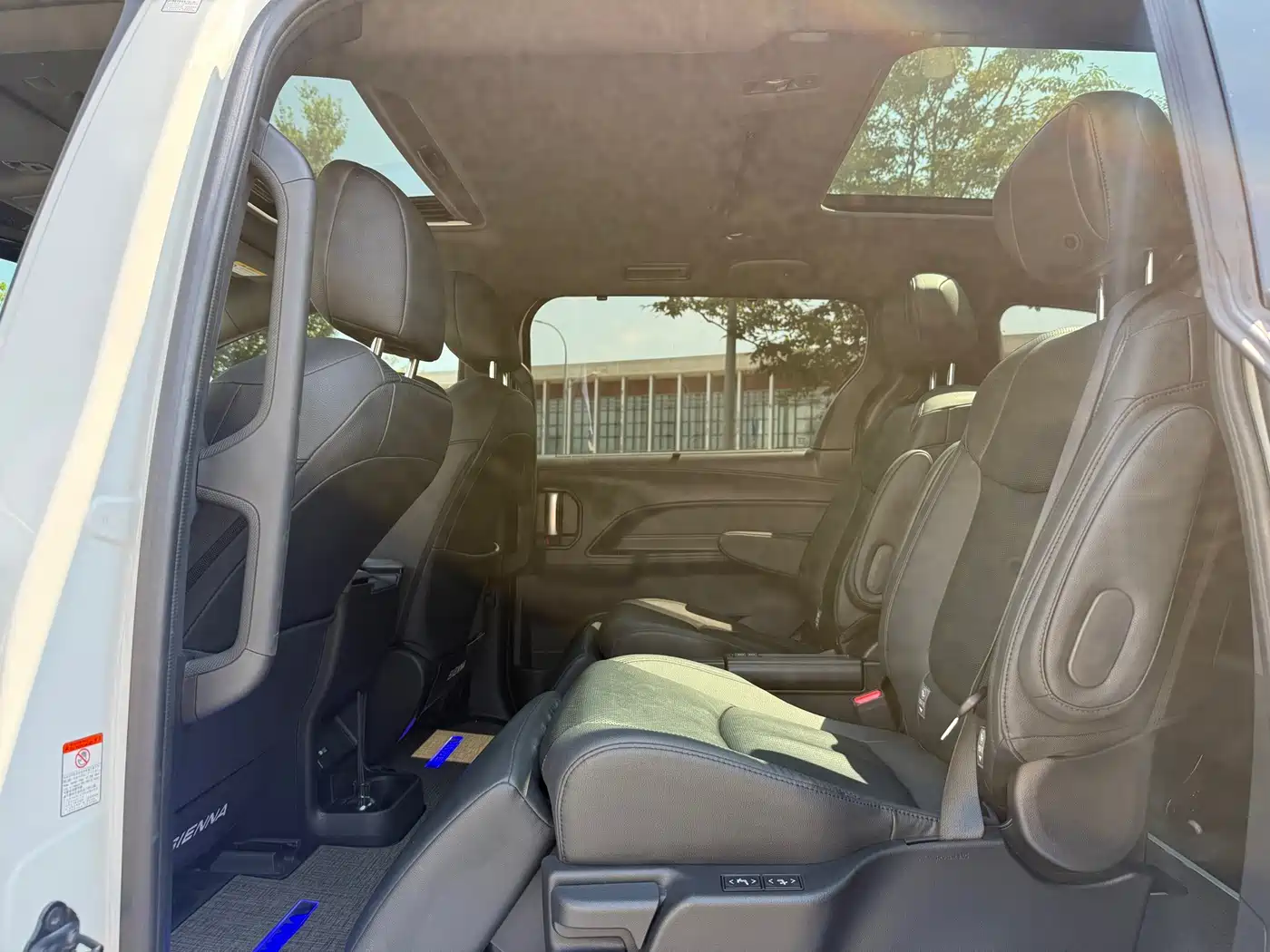 Toyota Granvia 2024 2023 2.5L Hybrid Prestige Welfare PLUS Edition