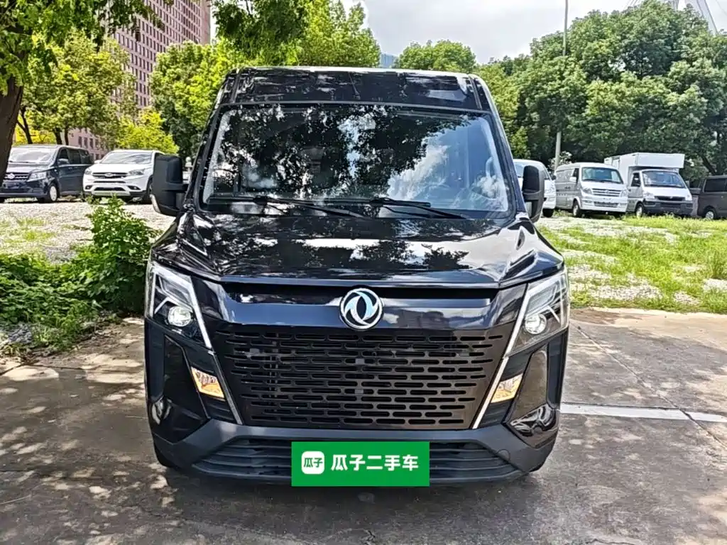 Dongfeng Yufeng Yufeng 2025 2023 V9+ 2.0T Automatic FWD Multi-purpose Medium Wheelbase Medium Roof 7/8/9 Seater