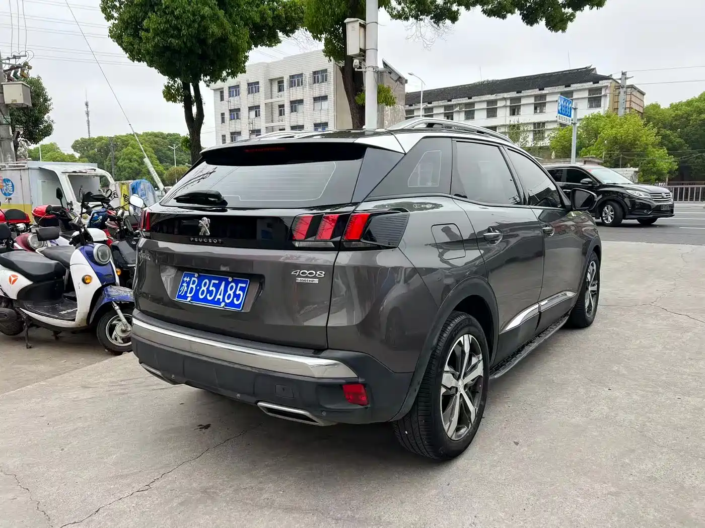 PEUGEOT 4008
