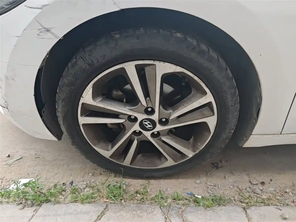 Hyundai Elantra 2016 Model 1.6L Automatic Smart Elite фото 23