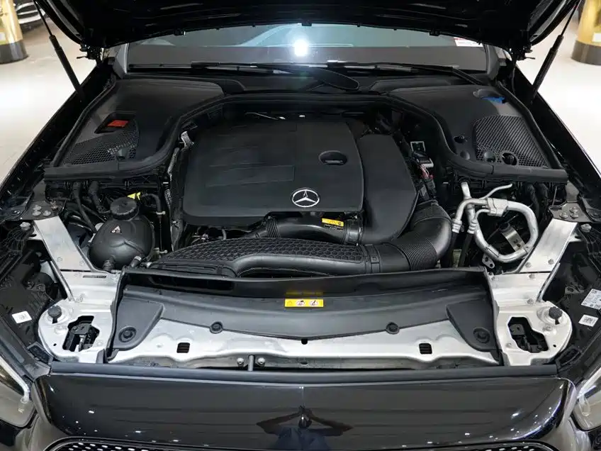 Mercedes-Benz E-Class, миниатюра 8