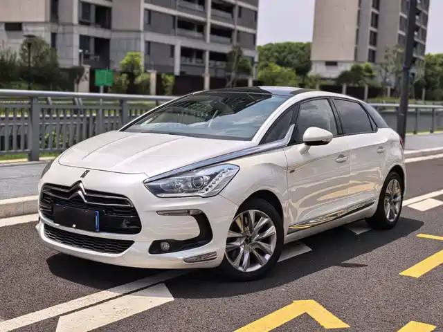  DS DS 5 2014 1.6T Luxury THP200
