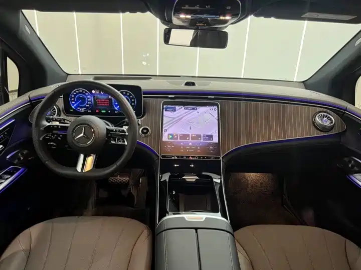 MERCEDES-BENZ EQE SUV