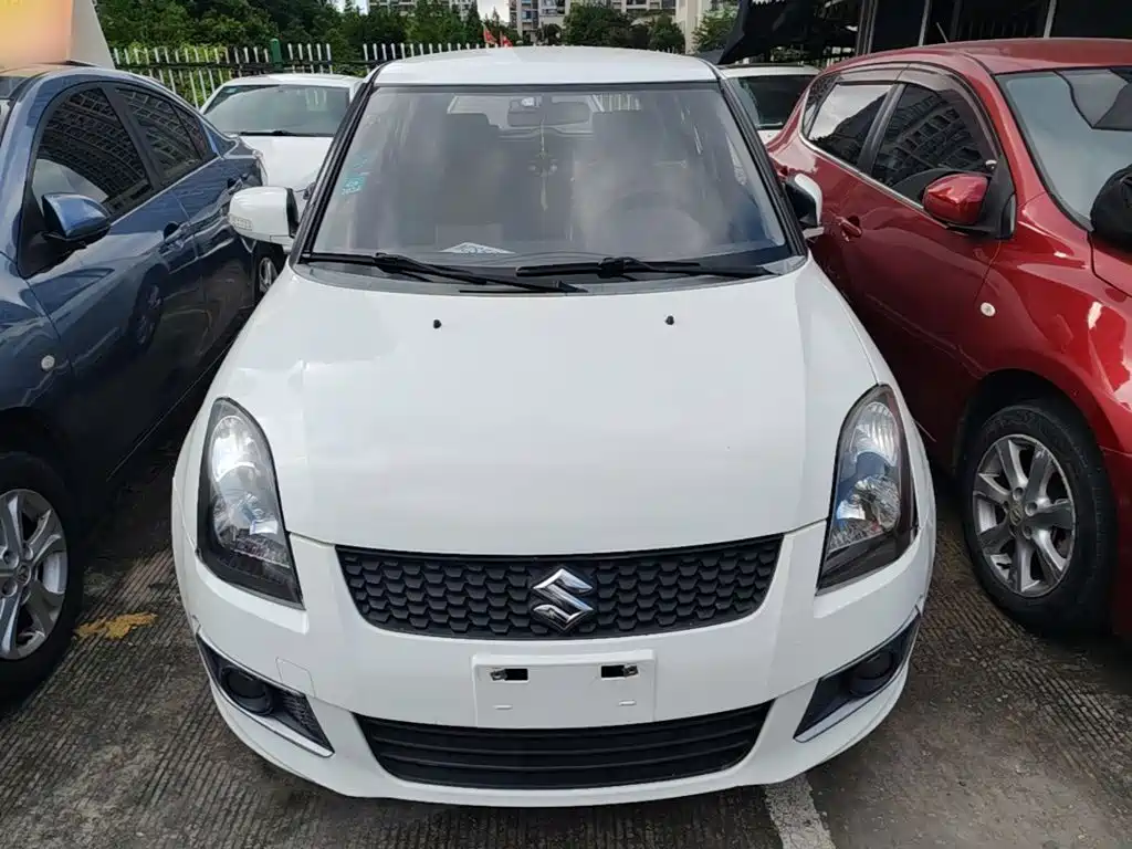 Фото 3 - Suzuki Swift