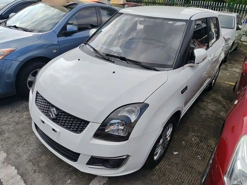 Фото 2 - Suzuki Swift