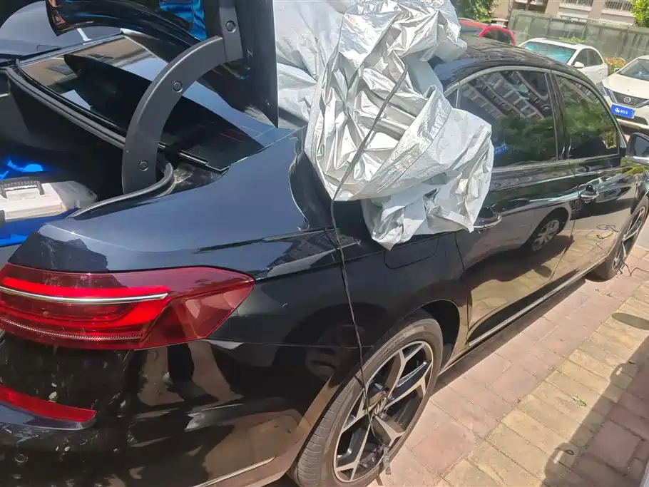 Volkswagen Passat 2024 380TSI Starlight Dragon Soaring Edition фото 3