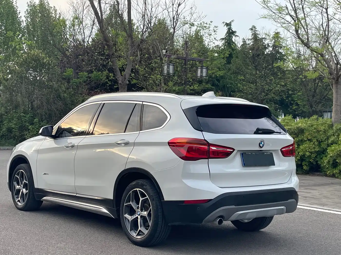 BMW X1 2018 sDrive18Li Premium Model фото 6