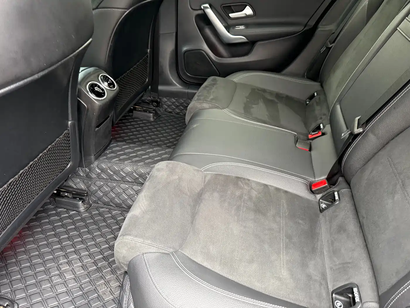Mercedes-Benz A-Class 2020 A 200 L Sport Sedan фото 32