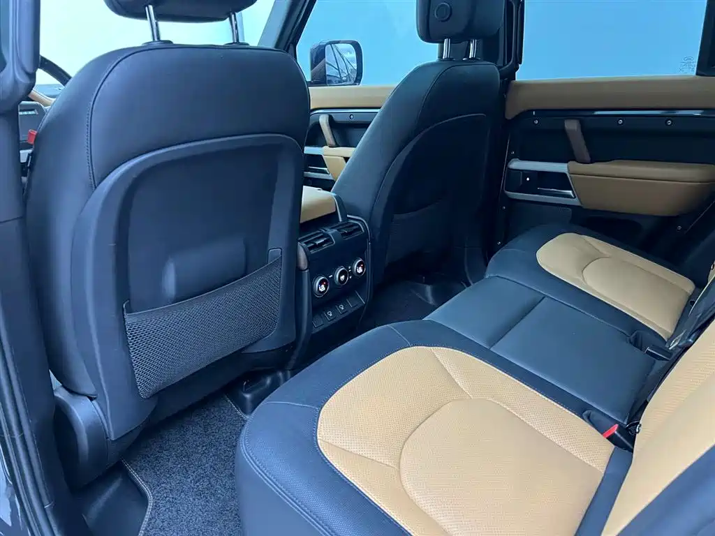 Land Rover Defender 2024 110 3.0T P400 X-DYNAMIC HSE фото 26
