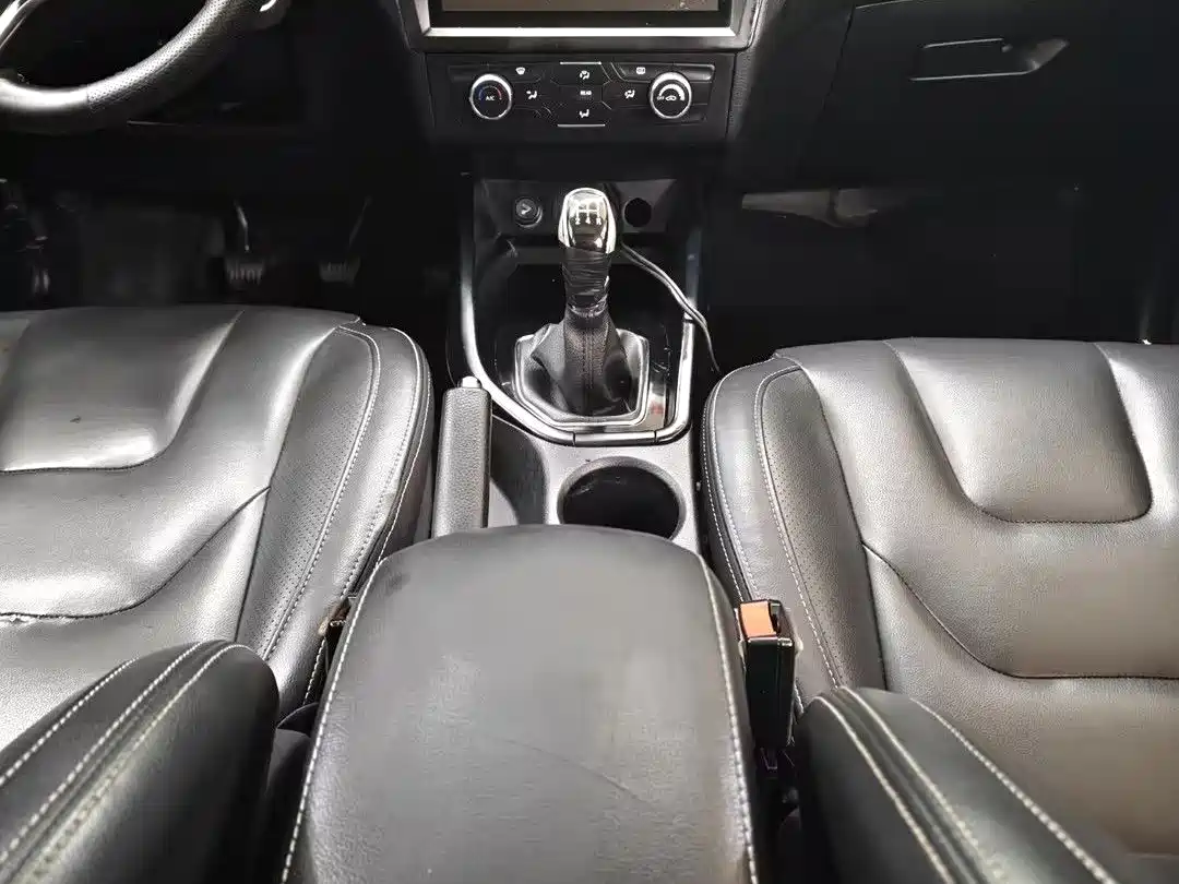 Dongfeng Fengguang Fengguang 580 2016 2016 Model 1.8L Manual Comfort Version