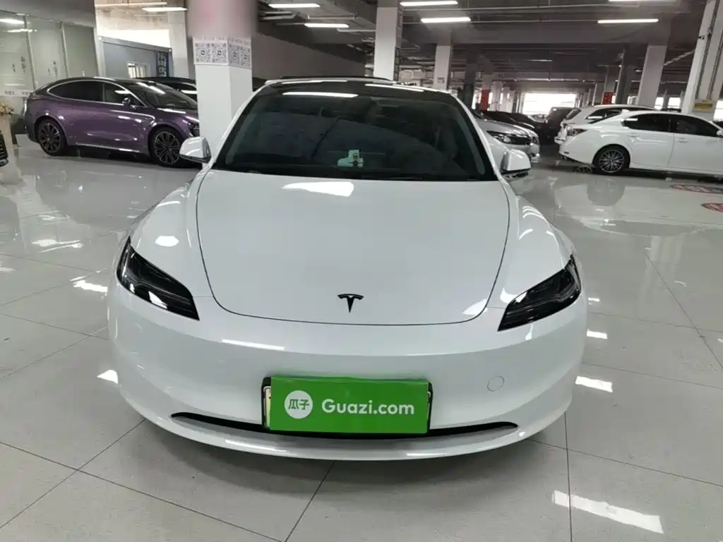 Tesla Model 3 2026 2025 Model Year Facelift Rear-Wheel Drive