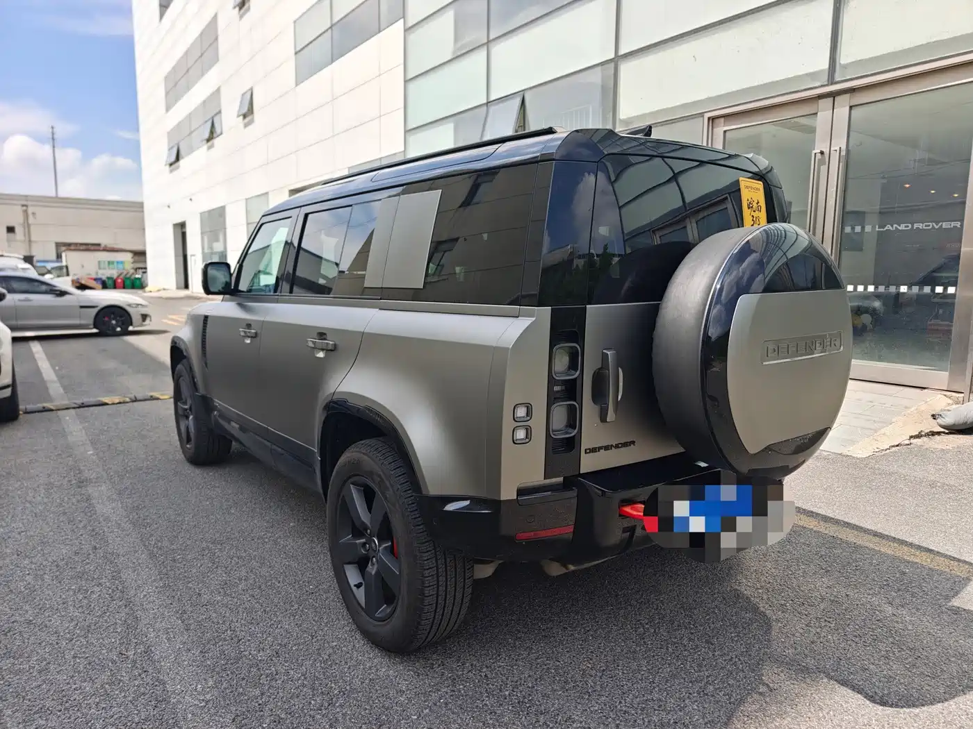 Фото 11 - Land Rover Defender